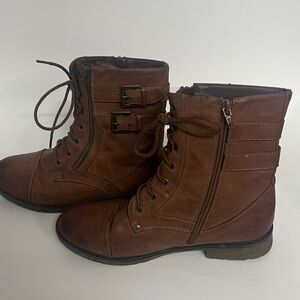 ♡ Hot Cakes Combat Raider Boots 8.5 EUC